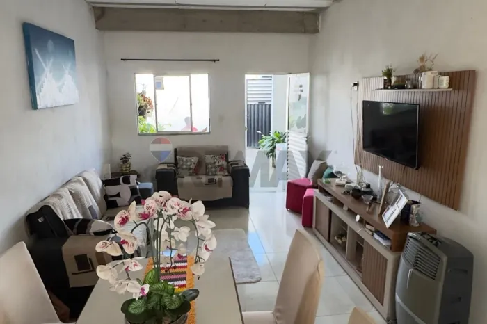 Casa com 2/4 no bairro Miradouro em Cruz das Almas