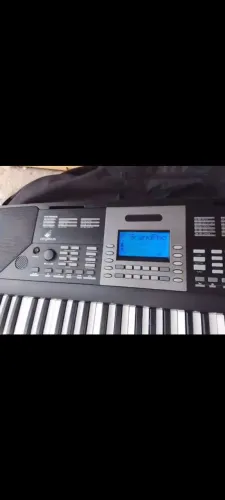 Teclado musical profissional estado de novo