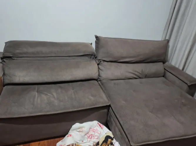 Sofá retrátil quatro lugares