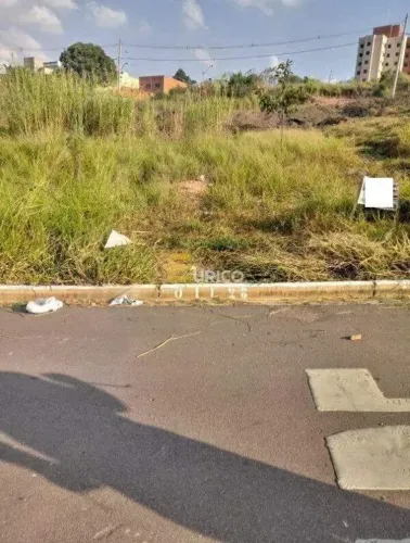 Terreno à venda no Parque Petrópollis em VÁRZEA PAULISTA/SP