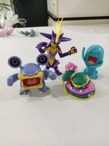 Quarteto pokémon original toxtricity, Lourdes, muk de alola e wobbuffet