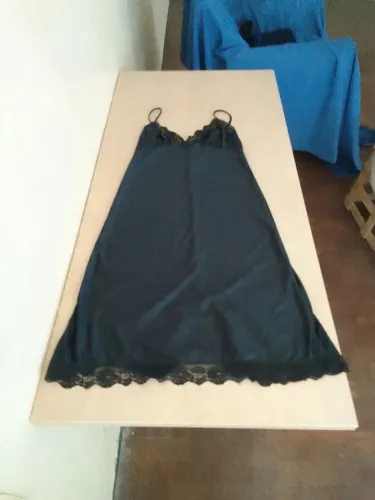Camisola preta ( lingerie) feminina de seda com renda 60, 00