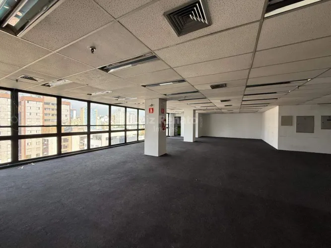 Andares comerciais para locação | 588 m² | Lourdes