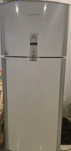 Geladeira FF - Freezer funcionando bem