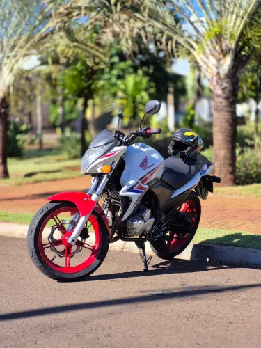 CB300r Capitão América
