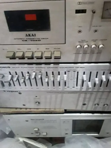 VENDE-SE APARELHAGEM DE SOM 