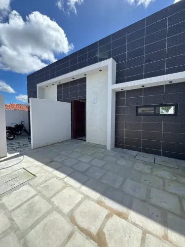 Clau/ Casa com acabamento de luxo no bairro dos Funcionários.