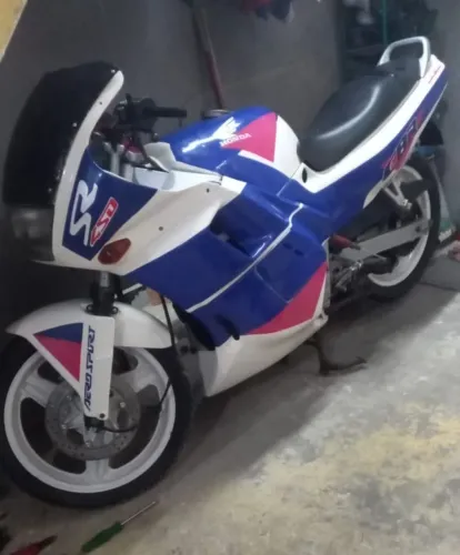Vendo cbr 450 sr 1991 relíquia LEIA O ANÚNCIO