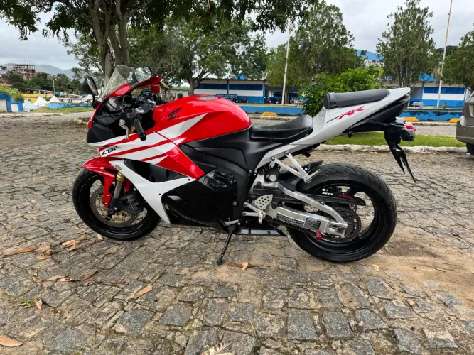 Cbr 600rr 2012 bem nova