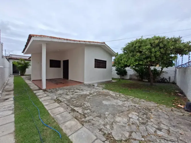 Casa para alugar nos Bancários pertinho do Shopping Sul com 3 quartos - João Pessoa - PB