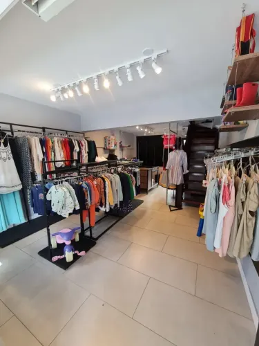 Loja em shopping , com 48 m², à venda em Correas
