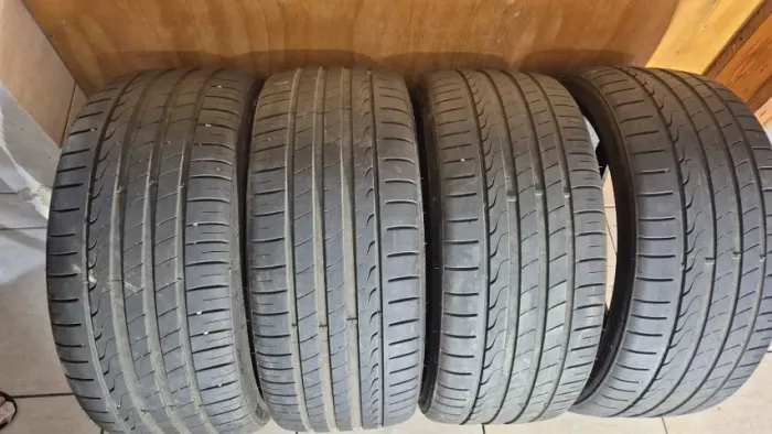 Kit 4 Pneus Minerva 235/35 Aro 20 92y