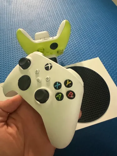 Xbox series S 2 controles originais + base carregadora