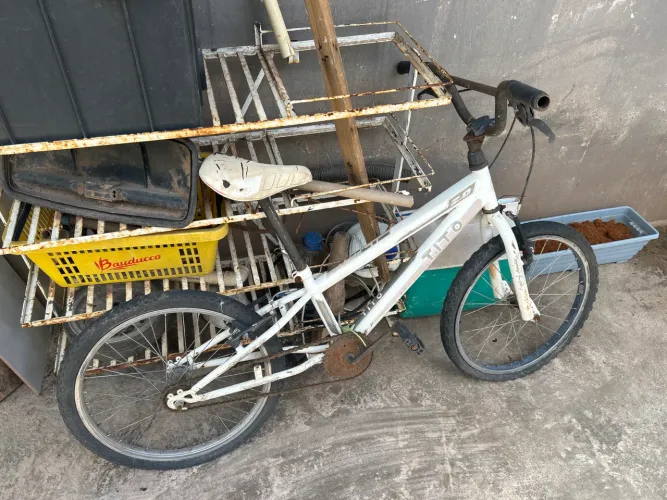 Vendo bicicleta Tito 2.0 para criança boa