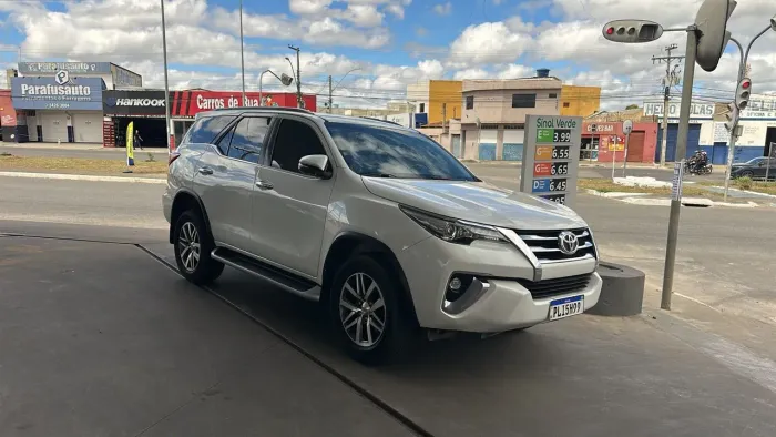 Toyota Hilux SW4 SRX 4X4 2.8 TDI 16V Dies. Aut. 2019