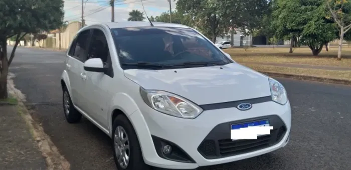 Ford Fiesta SE 1.6 8V Flex 5P 2014