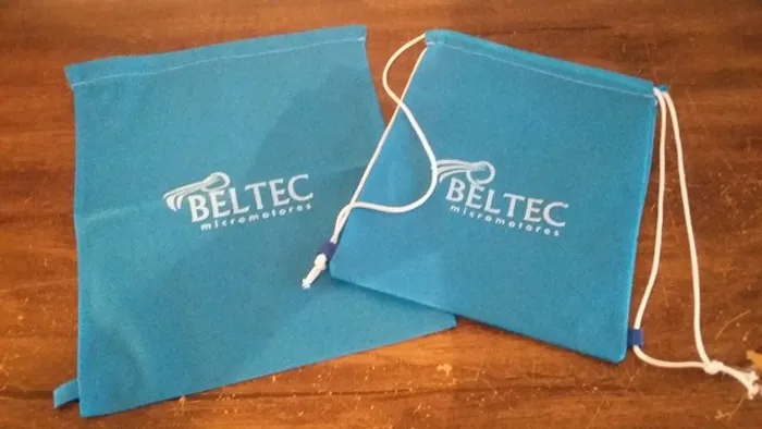 Sacolas em TNT personalizadas