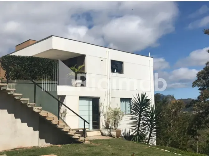 Nogueira | Casa 3 quartos, sendo 2 suites