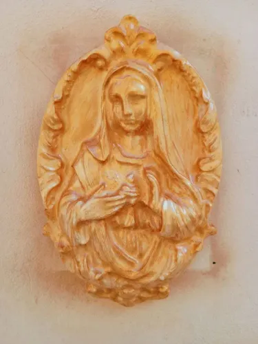 Imagem de Nossa Senhora em gesso