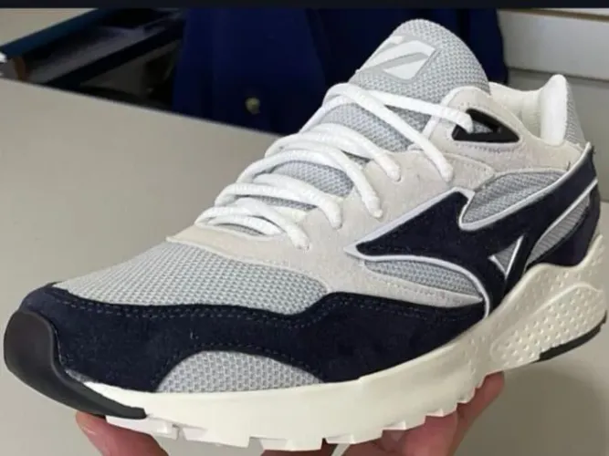 Tenis masculino último par forma pequena