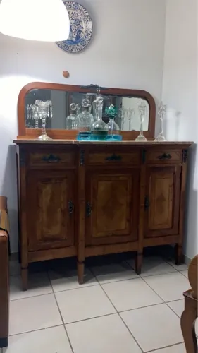Buffet antigo marchetaria 