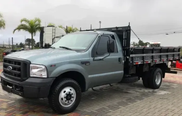 F4000 2016 4x4 2P Carroceria