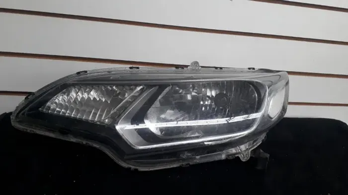 Fit 17/21 Máscara Negra  Com detalhes garra .