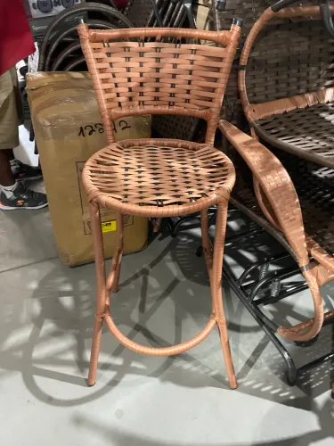 Banqueta alta de fibra