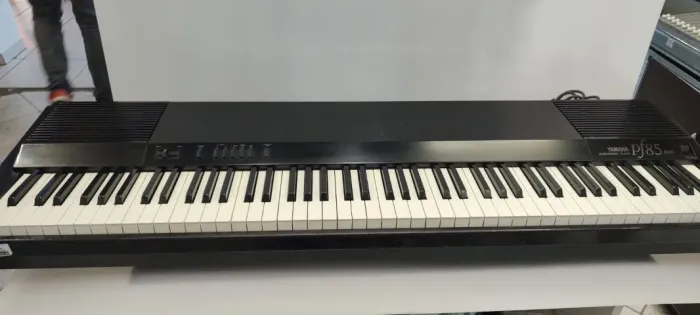 PIANO DIGITAL YAMAHA PF85 AWM    SEMI NOVO RARIDADE PERFEITO 