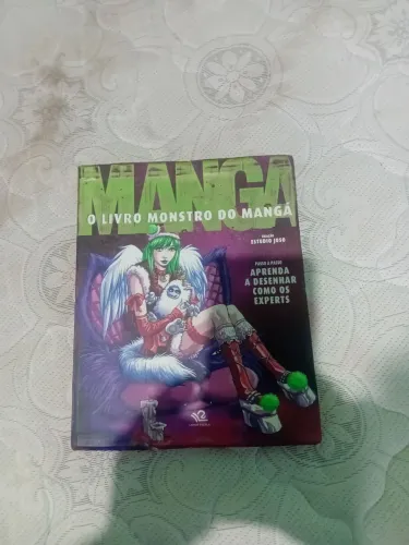 O livro monstro do mangá 