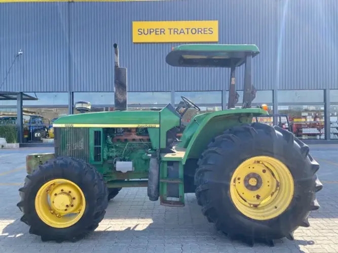Trator John Deere 6603