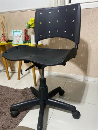 Cadeira para escritório/home office - usada e conservada