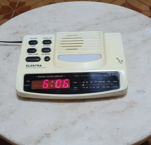 Radio Relógio Digital Elektra AM/FM