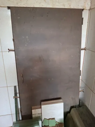 Portão de aço chapa 18 reforçado