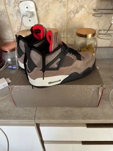 Tênis Nike Air Jordan 4 Taupe Haze OG