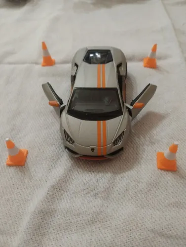 Miniatura Lamborghini Fricção Huracan 610-4 Avio - 12cm de Comprimento