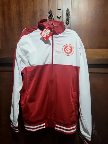 Lindos casacos do Avai F.C e do S.C. Internacional e outra do  Avai