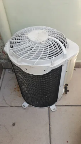 CONDENSADORA MIDEIA DE 9000 Btus USADA NAO E INVERTER