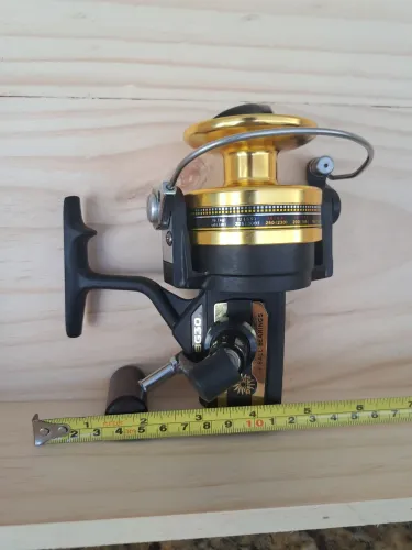 Molinete de Pesca Daiwa BG30