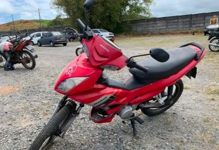 Moto Marva UFO 50quentinha emplacada. ?.