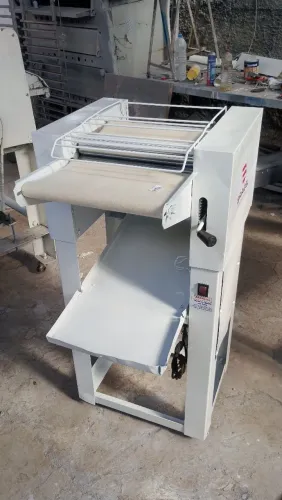 Modeladora de Massa Industrial