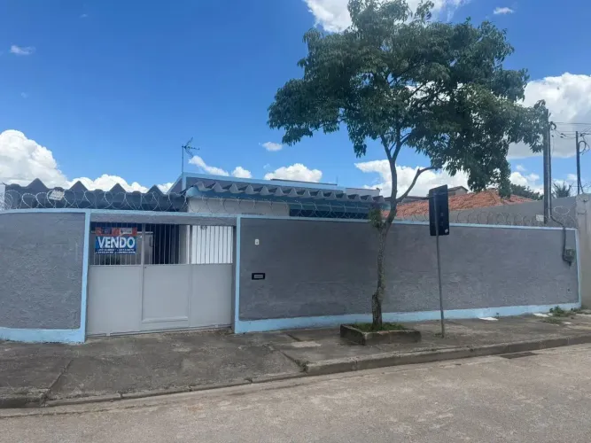 Imóvel para aluguel e venda possui 200 metros quadrados com 3 quartos