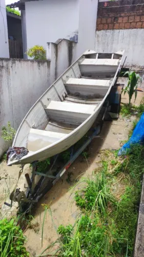 Barco 5m Canadian 6 lugares com Reboque e Motor Suzuki Super Conservados com Documentação