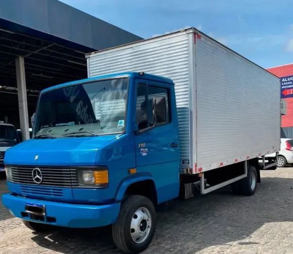 VENDO  710 2000 CONSERVADA 