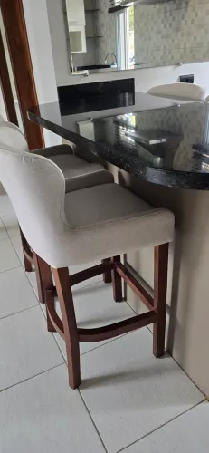 Banquetas  maciça  tipo Cadeira