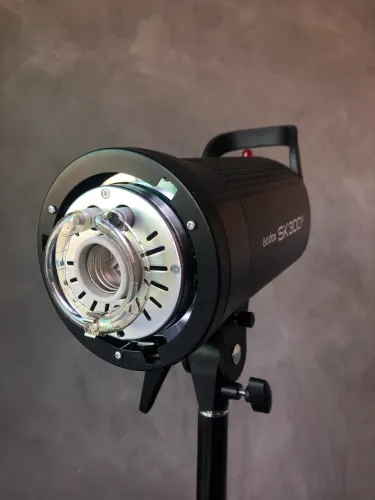 Flash Godox SK300 II 220V