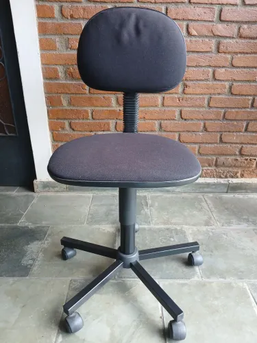 Cadeira de escritório giratória