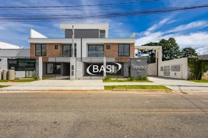 Casa em condomínio fechado com 3 quartos á Venda em Santa Felicidade - Pronto para morar!