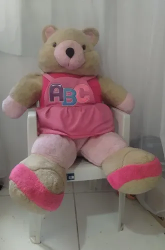 Urso de Pelúcia ABC em perfeíto estado . urso bem grande muito lindo