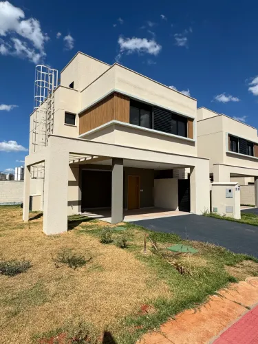 Sobrado condomínio fechado jardins Marselha 